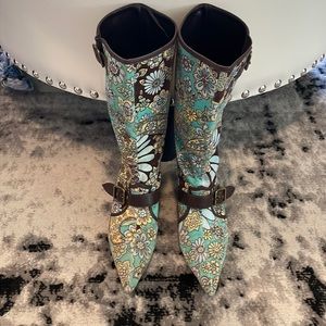 Magnolia Vintage Floral Corduroy/Leather Boots Size 6